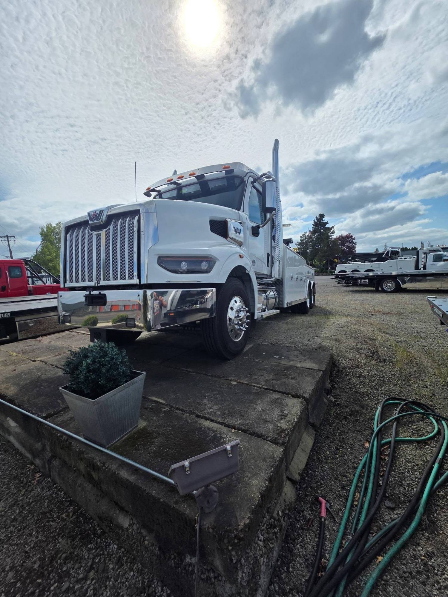 Western Star heavy tow truck